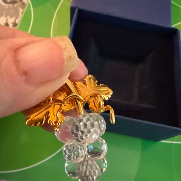 Swarovski Signed Pin Brooch Gold Plated Grapes With Crystals & Pearls - , - Picture 2 of 2